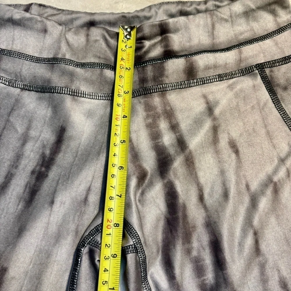 #EVCR Leggings Medium Capris Grey Silver Mineral Wash Design Stretchy Athletic